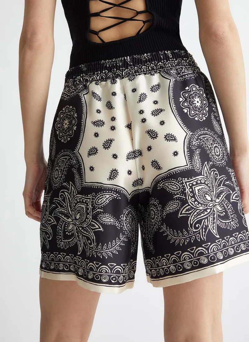 ليو جو شورت مطبوع