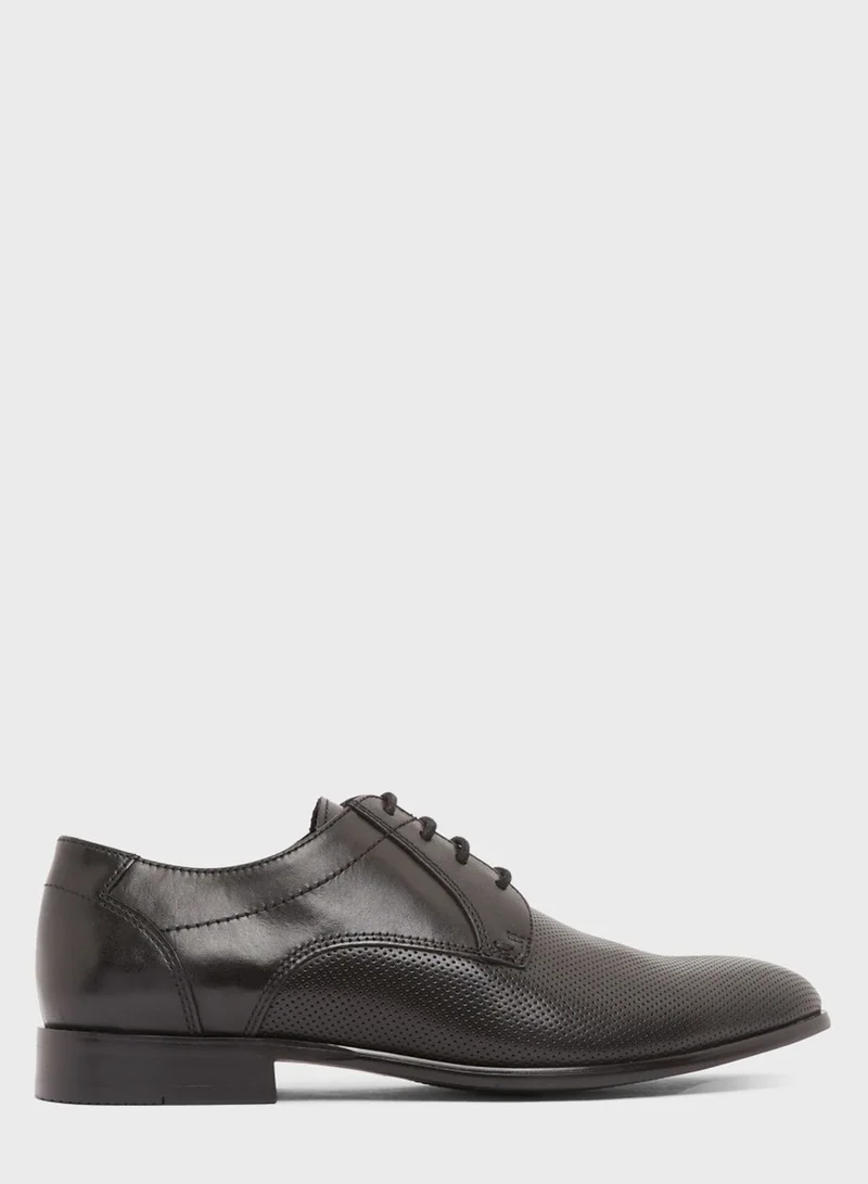 STEVE MADDEN Perris Lace Up