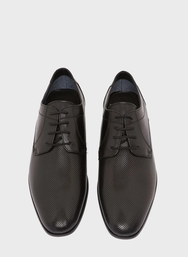 STEVE MADDEN Perris Lace Up