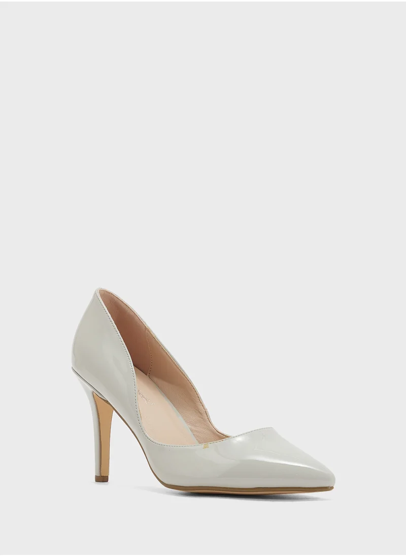 جينجر Pointed Classic Pump