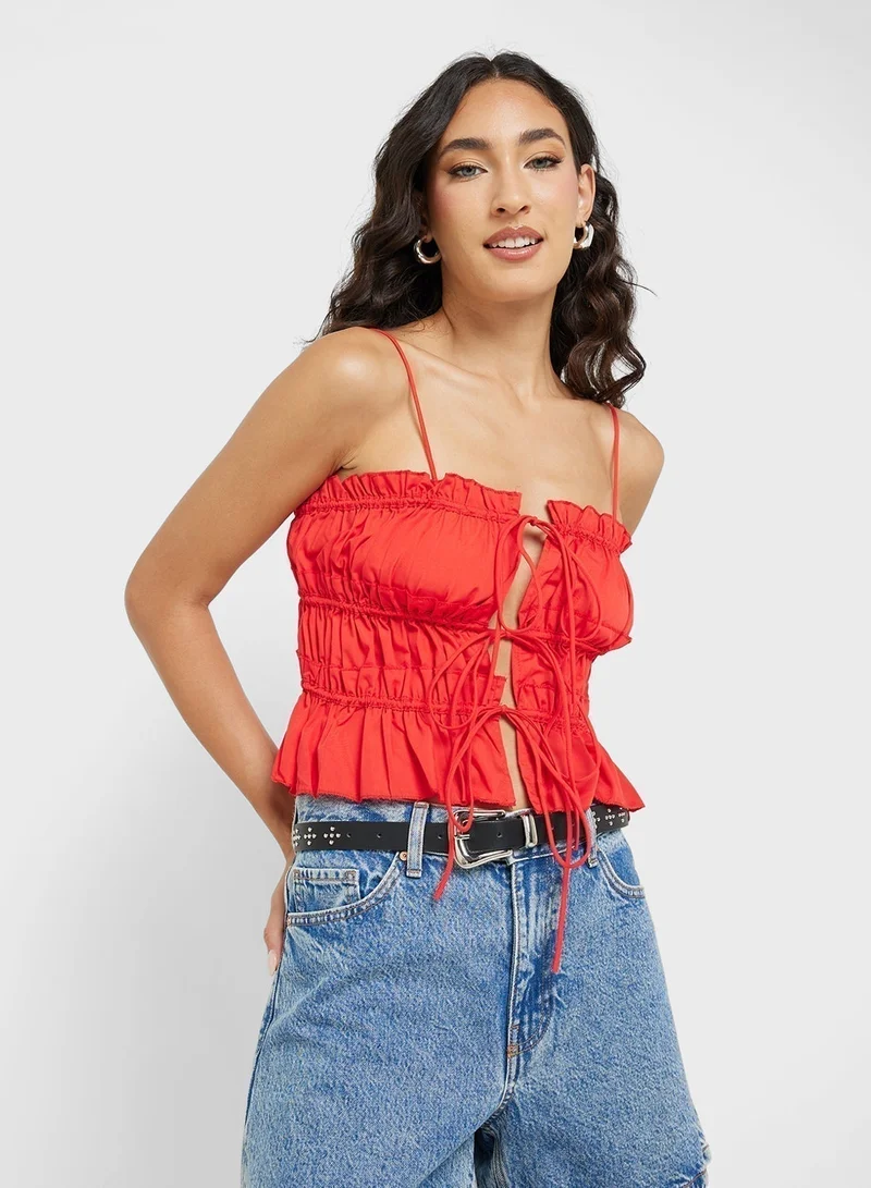 جينجر كاميس بتفاصيل ربط مجعدة