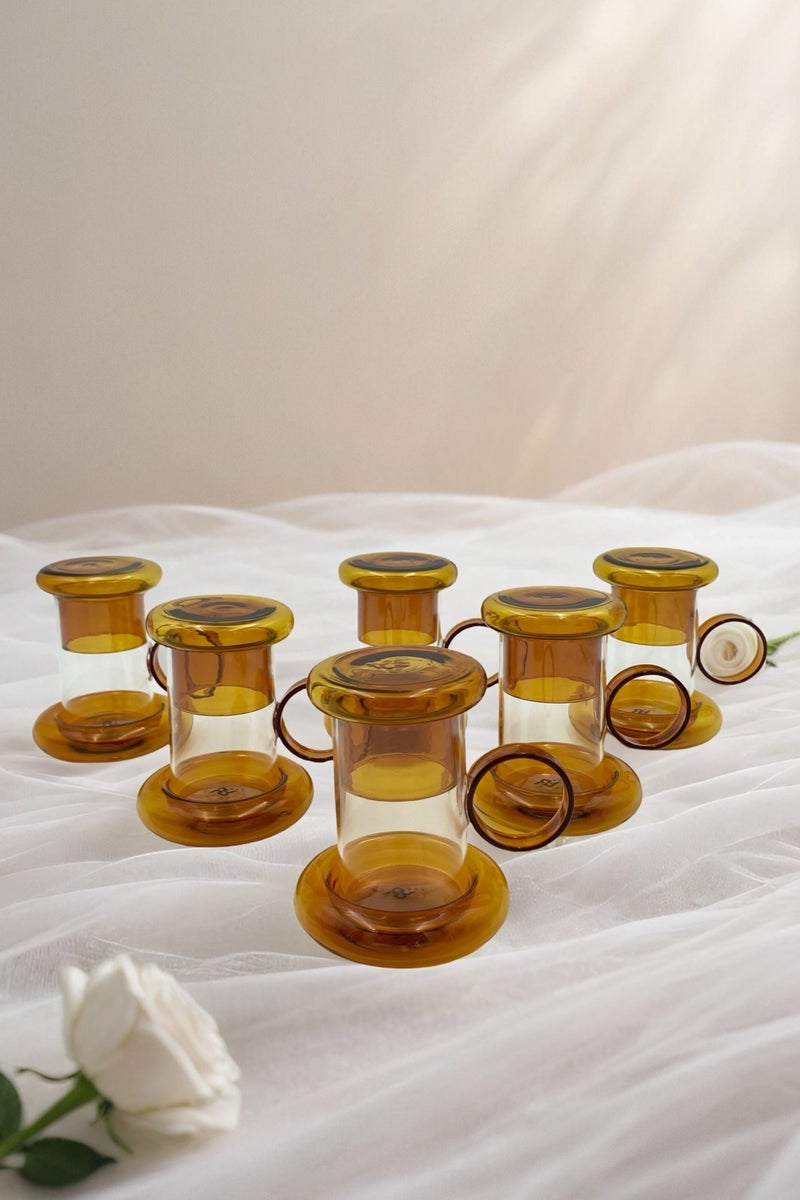 Raz مجموعة من 18 قطعة من أكواب الشاي والصحون وأغطية أكواب الشاي العصرية المصنوعة من البورسليكات - تصميم بسيط، مقاوم للحرارة، وأنيق (لون العنبر) - Image 3