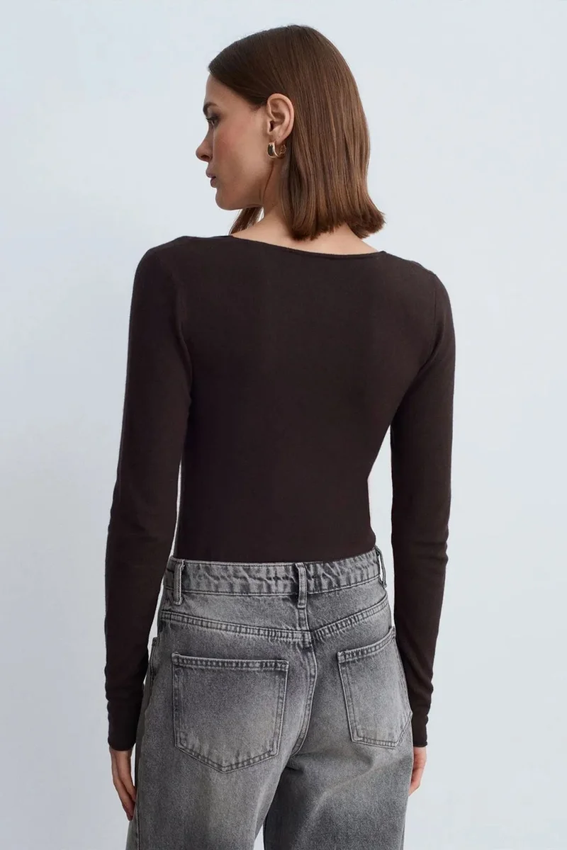 Dilvin Coffee Brown DILVIN Slim Fit V-neck Ribbed Knit Sweater for Women | Best Price UAE