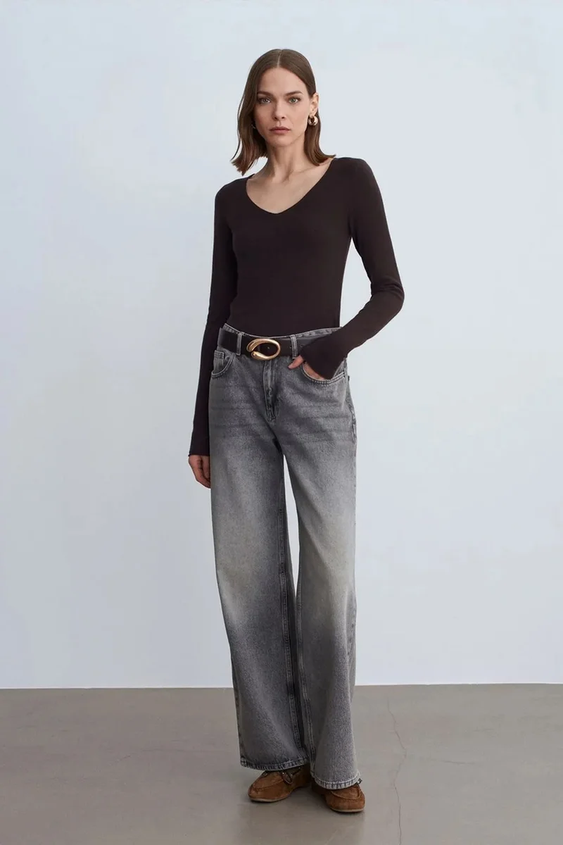 Dilvin Coffee Brown DILVIN Slim Fit V-neck Ribbed Knit Sweater for Women | Best Price UAE