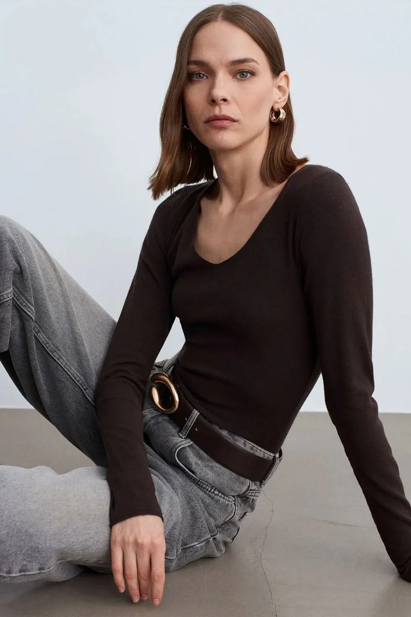 DILVIN Slim Fit V-neck Ribbed Knit Sweater