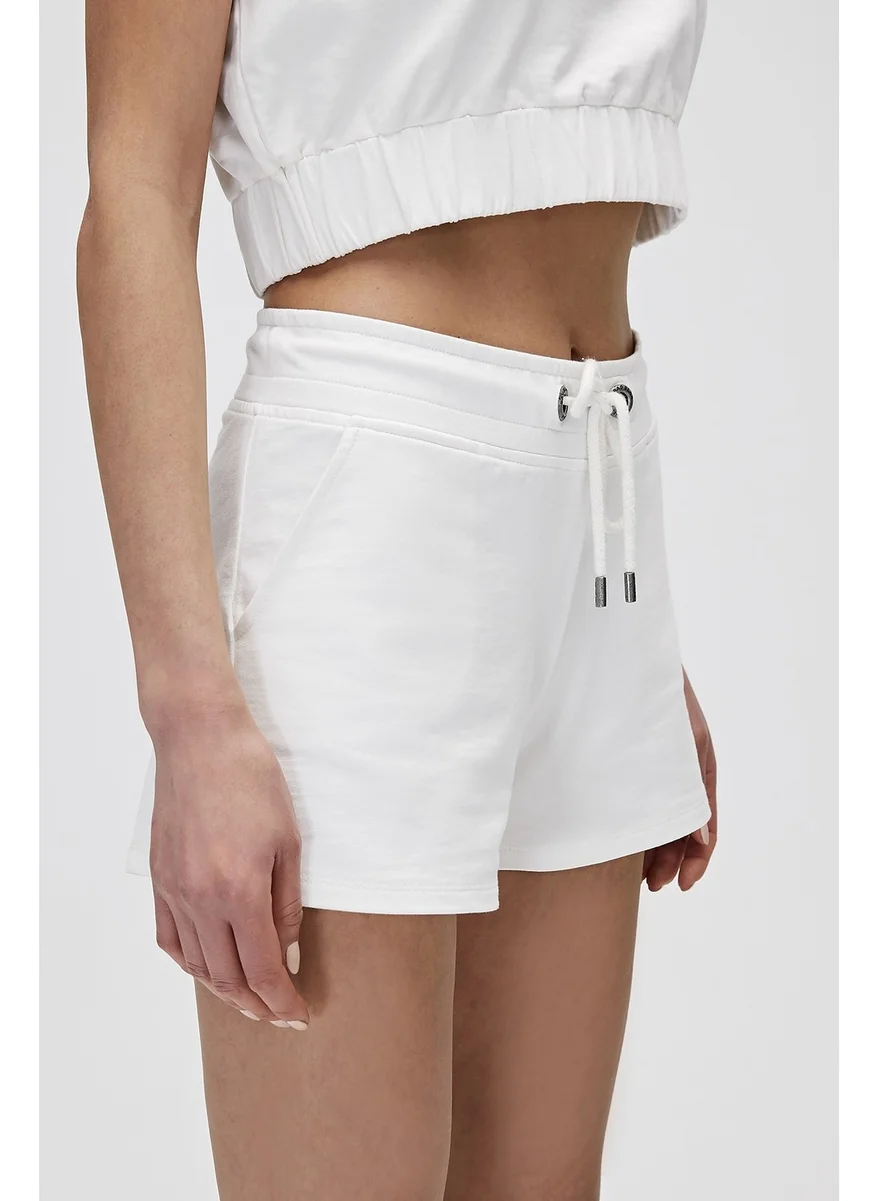 باد بير Women's OFF WHITE Shorts & Bermudas