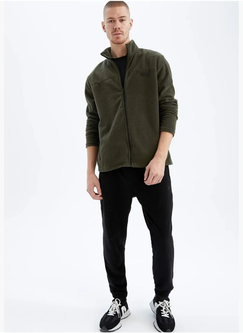 ديفاكتو Man High Neck Knitted Cardigan