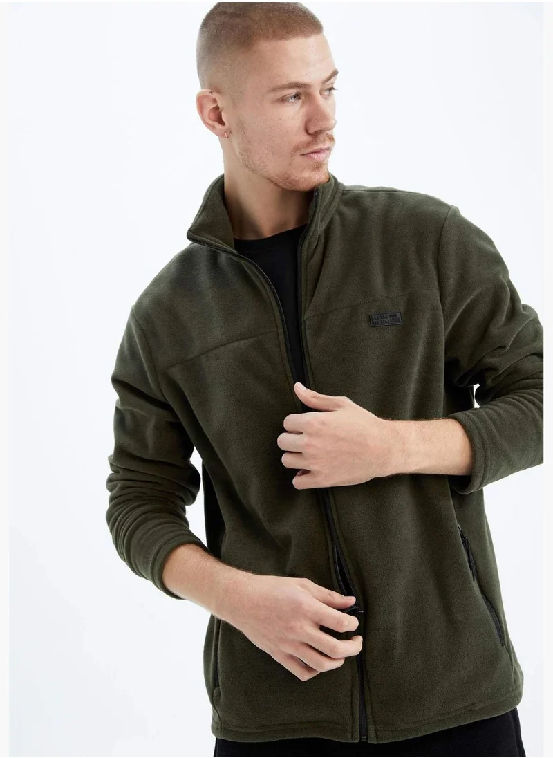 ديفاكتو Man High Neck Knitted Cardigan