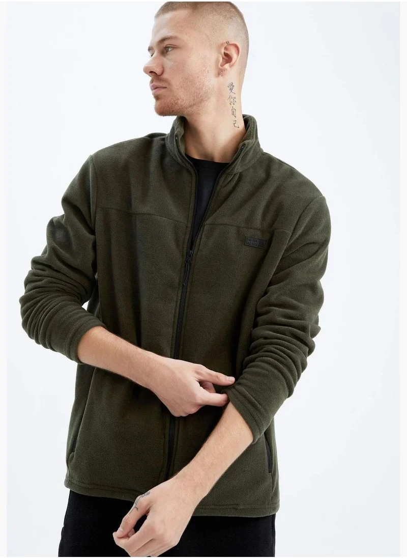 ديفاكتو Man High Neck Knitted Cardigan