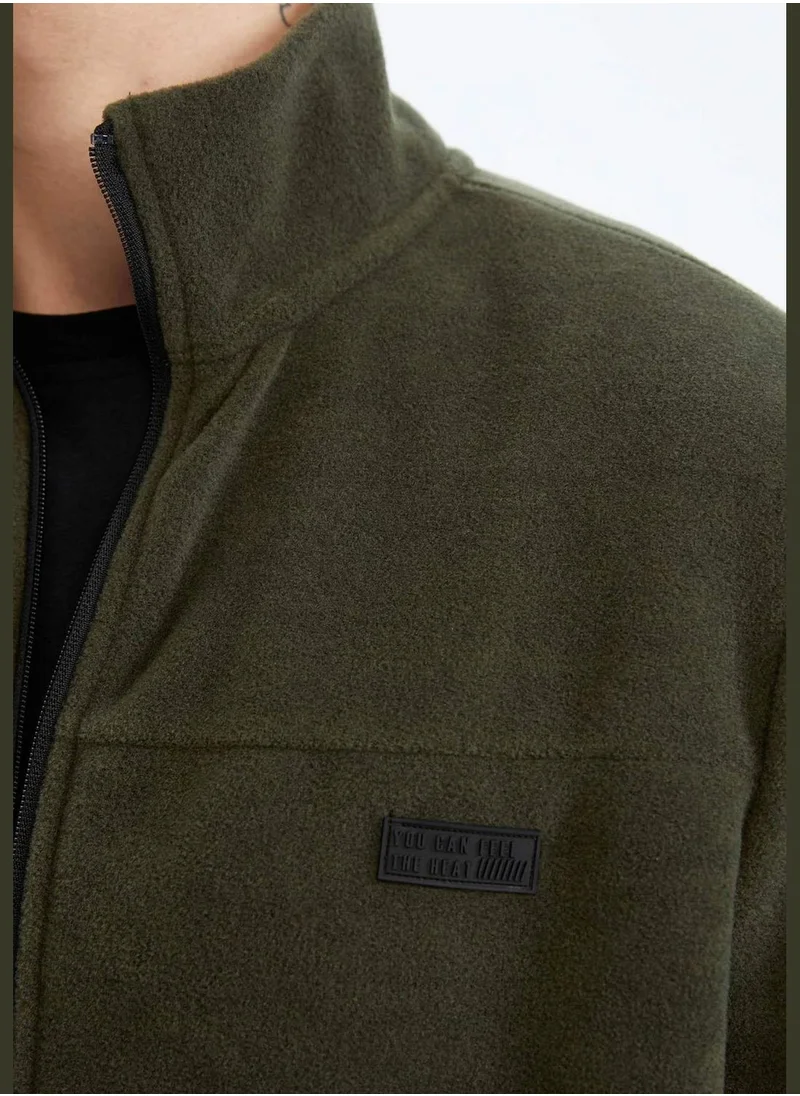 ديفاكتو Man High Neck Knitted Cardigan