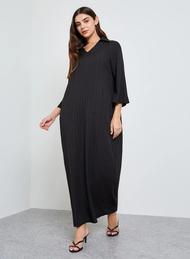 تايك تو Black Textured Open Collar Maxi Dress