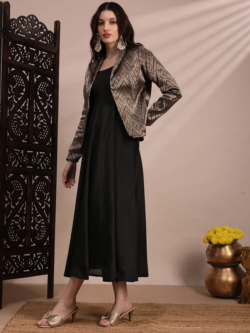 جلو باص فستان نسائي أسود متوسط الطول بقصة واسعة وفتحة صدر بشال وتصميم ذاتي بليزر احتفالي من البروكار