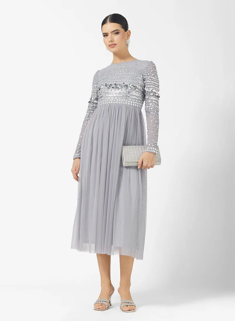 اميليا روز Crew Neck Sequin Mesh Detailed Midi Dress