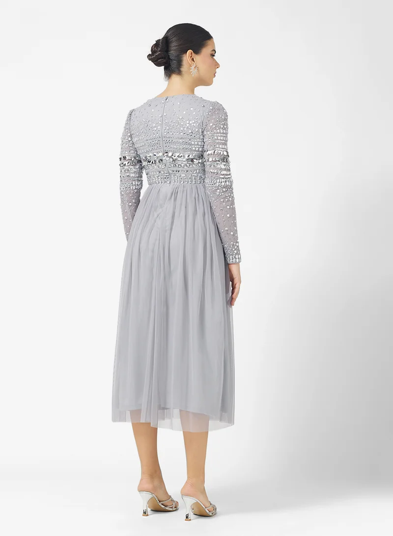 اميليا روز Crew Neck Sequin Mesh Detailed Midi Dress
