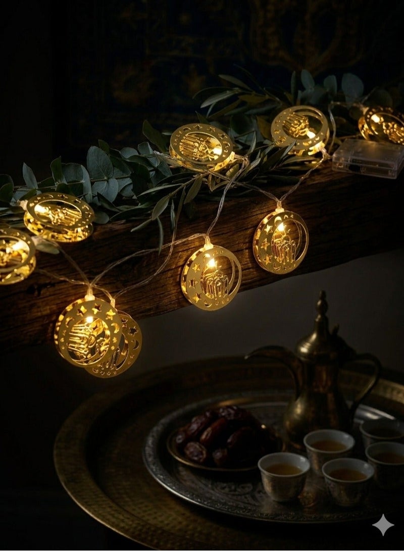 أضواء قطعتان من فانوس LED زخرفية –  الفوانيس المعدنية الذهبية للزينة المنزلية - Image 1