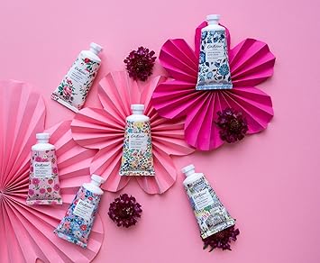 Cath Kidston كريم يد كاث كيدستون 50 مل زبدة الشيا ليدين ناعمتين ورطبتين برائحة زهر التفاح وزهر البيلسان حجم جيب وسفر هدية تجميل لها خالية من القسوة لندن مسرح - Image 2