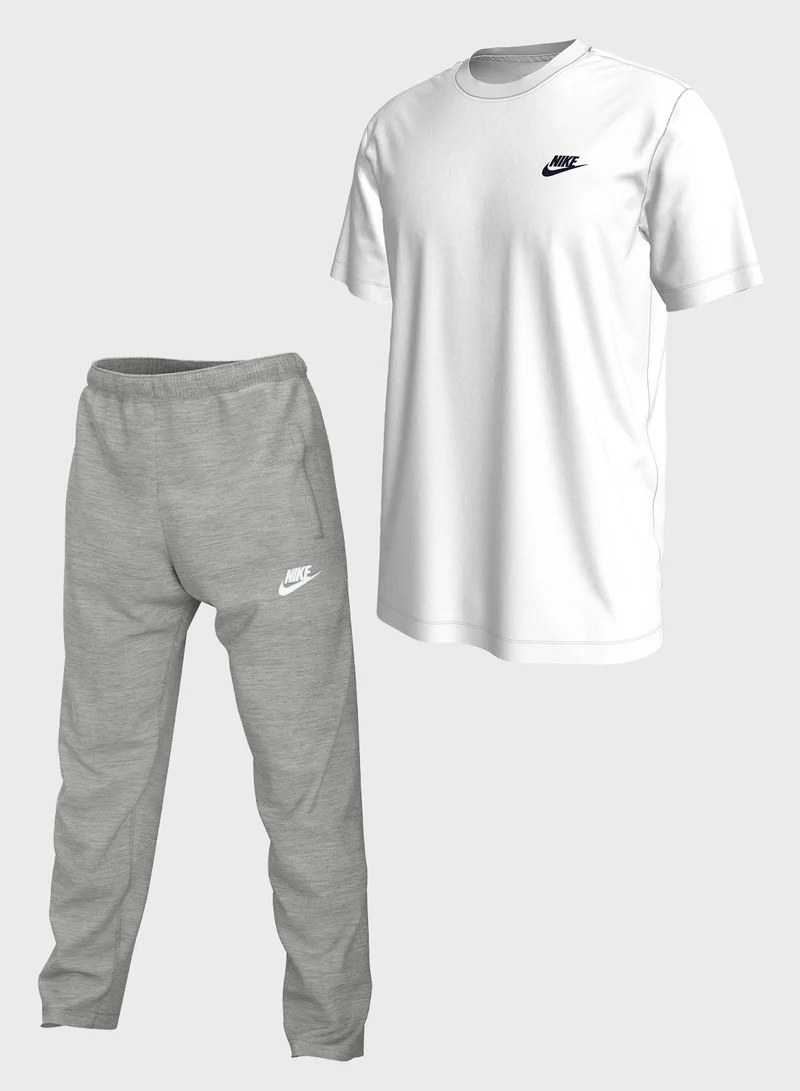 Nike nike tshirt & sweatpants combo