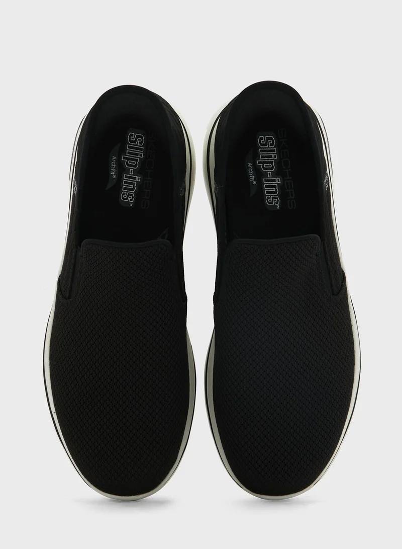 SKECHERS Go Walk Arch Fit 2.0