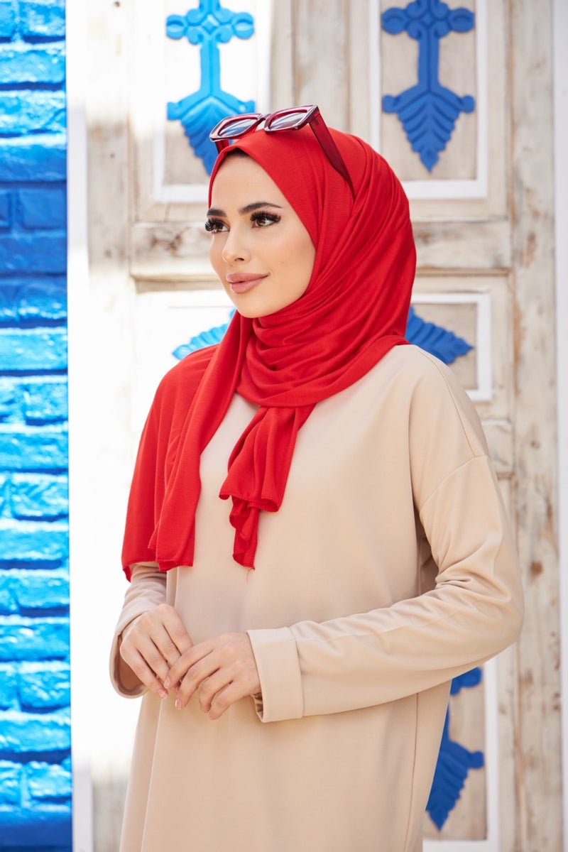 Naciye Sultan Hijab Combed Cotton Shawl Red  - Image 4