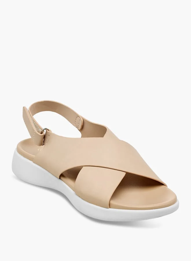 لو كونفورت صنادل نسائية بحزام متقاطع وإغلاق بشريط لاصق