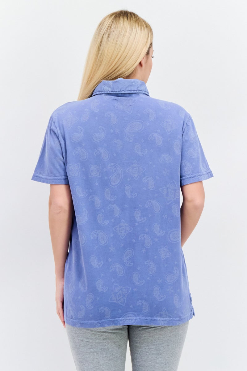 Robe Di Kappa تي شيرت بولو مزين بشعار للنساء بقصة ضيقة بأكمام قصيرة، أزرق رمادي - Image 2