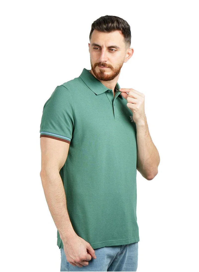 جيوردانو قميص بولو رجالي عالي الأداء بقصّة Slim Fit مطرز بنقشة أسد