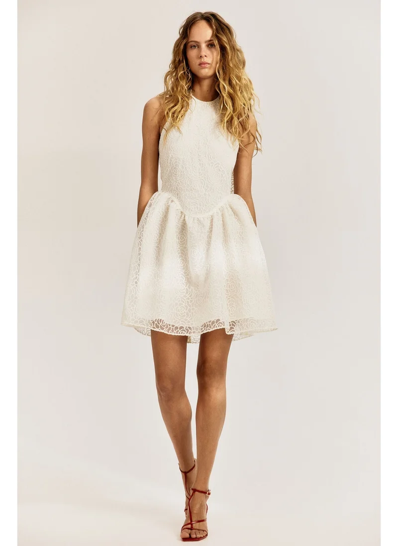 اتش اند ام Embroidered halterneck dress