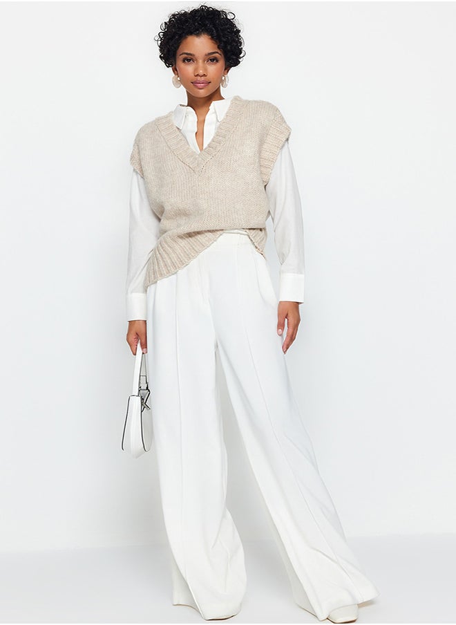 Beige Crop Soft Textured Color Block Knitwear Sweater TWOAW23SV00149