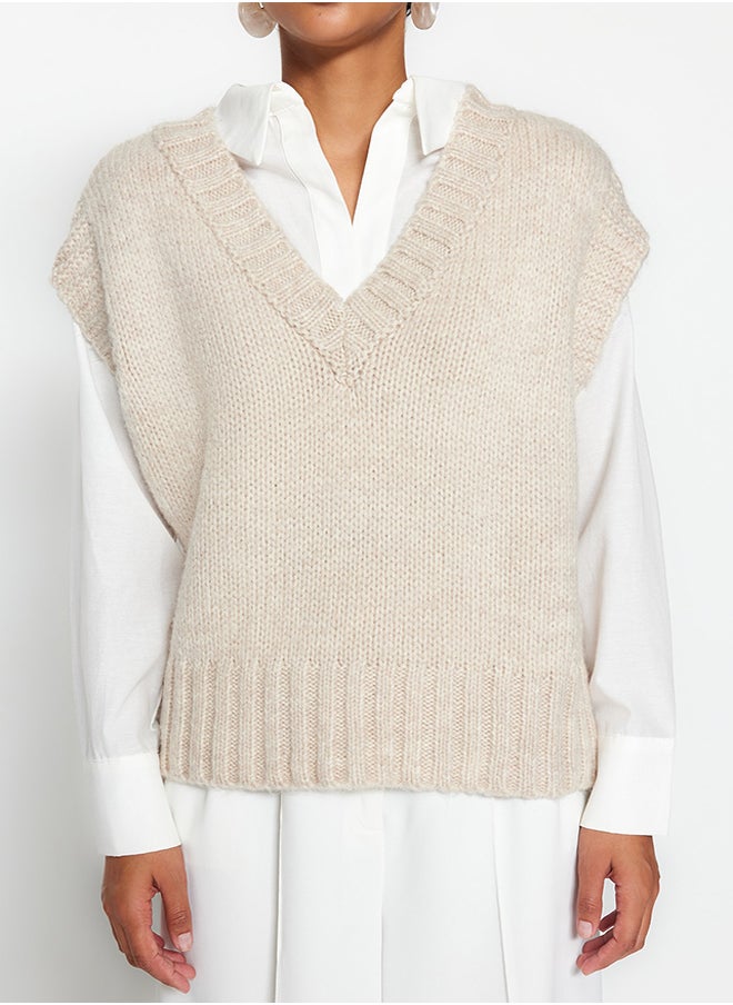 Beige Crop Soft Textured Color Block Knitwear Sweater TWOAW23SV00149