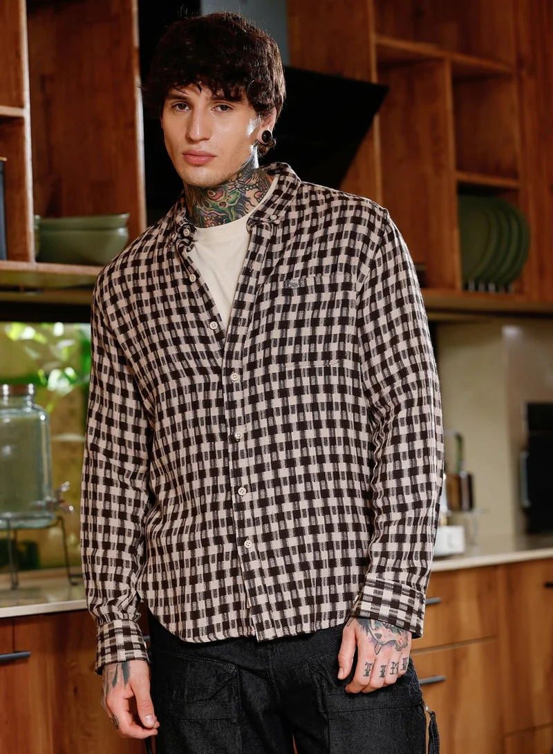 كامبوس سوترا Campus Sutra Men Hazy-Geometric Jacquard Shirt | Button-Down Collar Long Cuffed Sleeves | Button Closure Curved Hem | Geometric Plain | Woven Fabric For Casual & Daily Wear | White & Black