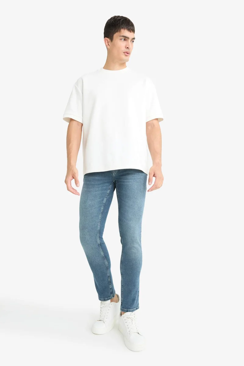 ديفاكتو Pedro Slim Fit Regular Waist Skinny Leg Jeans