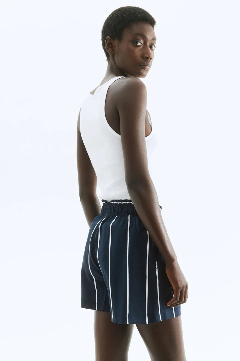 اتش اند ام شورت من مزيج الكتان