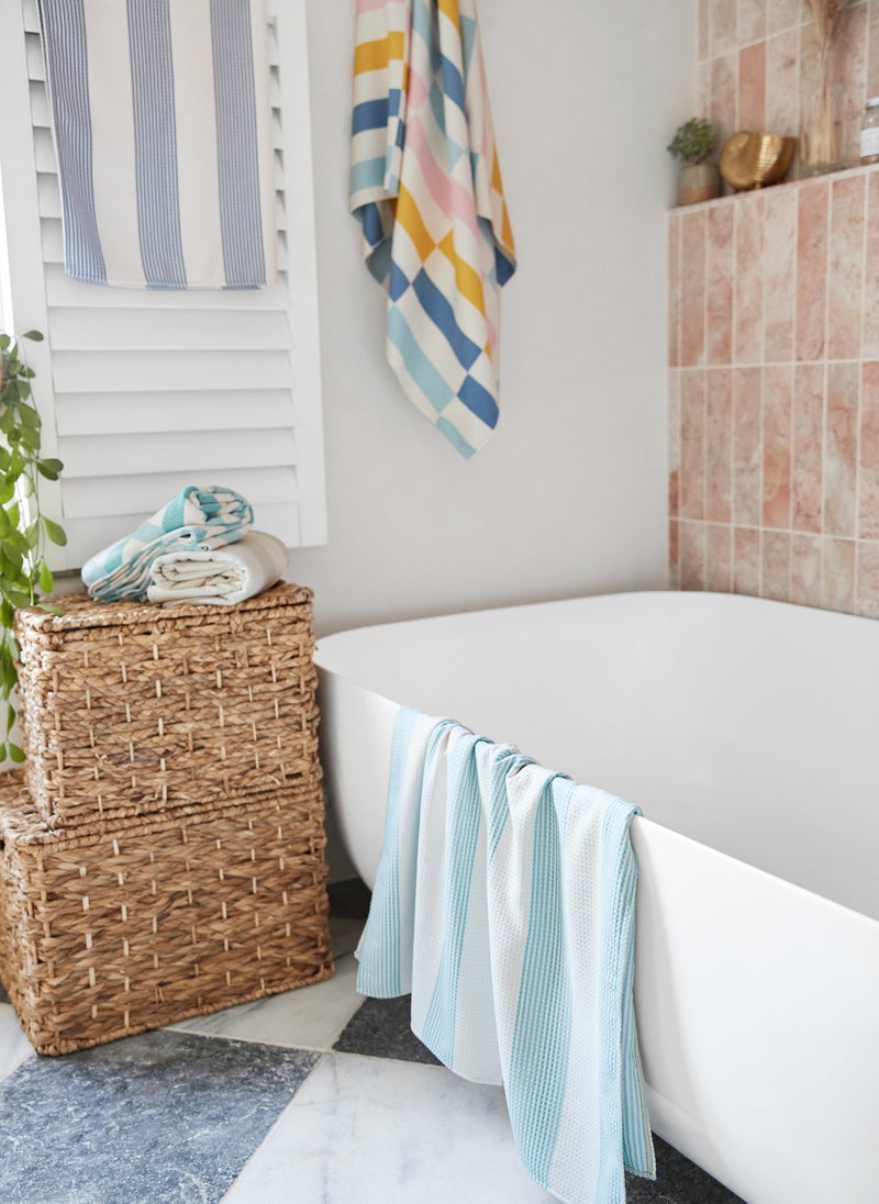 Dock & Bay - Dock & Bay Bath Towel, Waffle Fabric Shower Towel for Home, Quick Dry, Super Absorbent, 100% recycled, Extra Large (180 x 90 cm) - Serene Seaform - Image 1