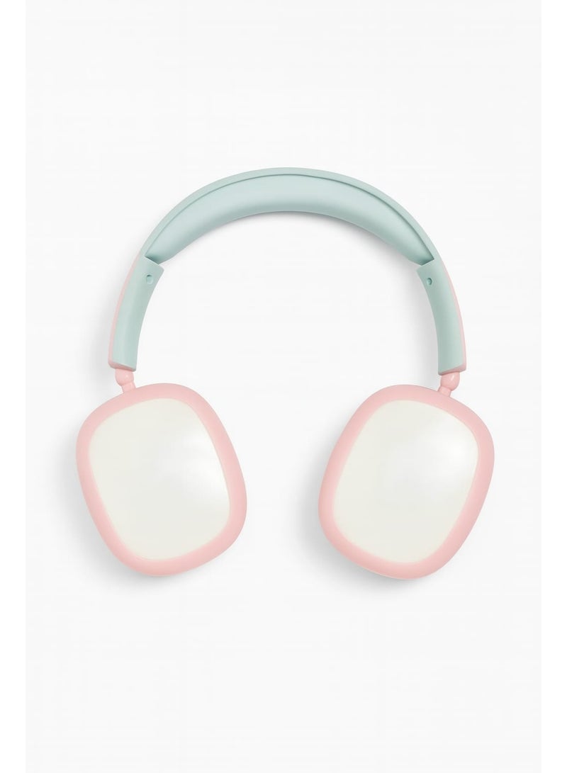 سماعة رأس لاسلكية B25 تتميز السماعة بإضاءة RGB متعددة الألوان تمنحها مظهرًا عصريًا، مع تصميم مريح قابل للطي للاستخدام الطويل. تعمل بتقنية Bluetooth لتوصيل سريع ومستقر مع إمكانية الاستخدام بسلك AUX في أي وقت. تحتوي على ميكروفون مدمج لإجراء المكالمات بجودة عالية، وأزرار جانبية للتحكم في الصوت والتشغيل. - Image 2