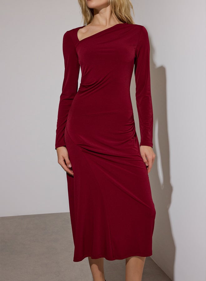trendyol Limited Edition Burgundy Asymmetrical Neckline Shirring Detail Midi Bodycon Stretchy Knitted Dress - Image 3