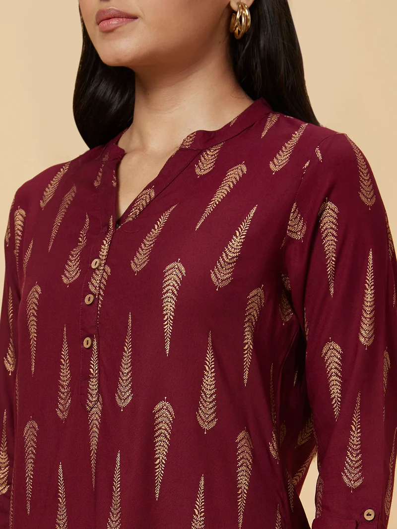 globus Globus Women Maroon Ethnic Motifs Printed Mandarin Collar Roll-Up Sleeves Straight Kurta