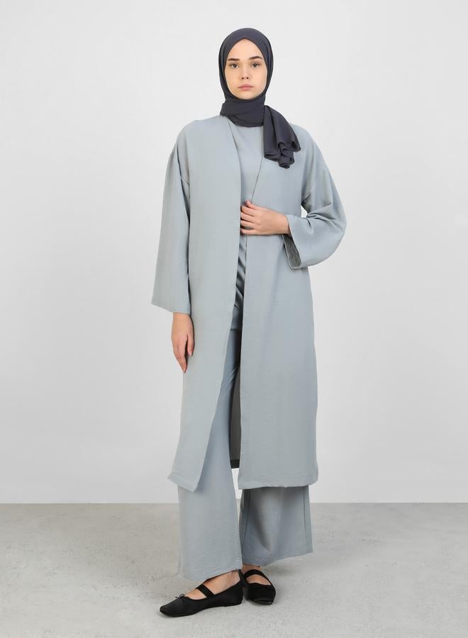 رفقة من مودانيسا طقم رفقة من مودانيسا بلون رمادي، بلوزة بدون أكمام مكشكشة مع كيمونو وبنطلون - Image 1