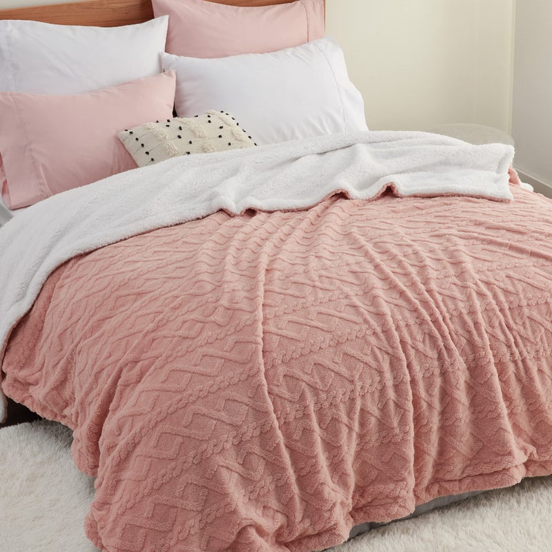 بطانية كينغ سايز من بيدشير جنتلسوفت شيربا للفراش، فليس ف fluffy مريح، جاكار مزخرف، مخصصة للنساء، هدية، سميكة ودافئة، بطانية عيد الميلاد لفصل الشتاء، وردية 108x90 بوصة