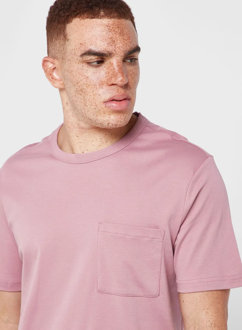 Mango Man Essential Front Pocket T-Shirt