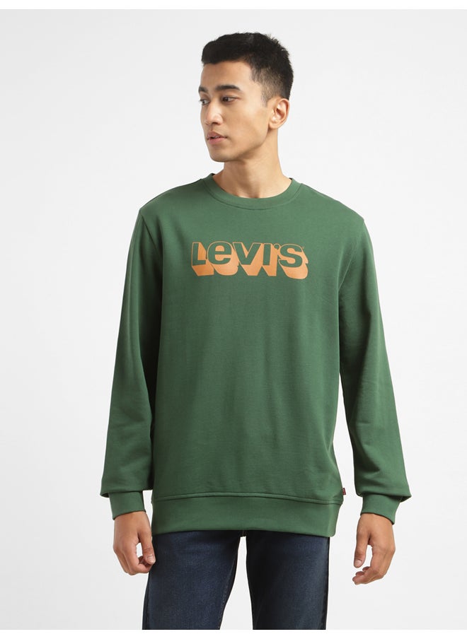 Levi's سويت شيرت رجالي باللون الأخضر بطبعة خطوط ورقبة دائرية  - Image 1