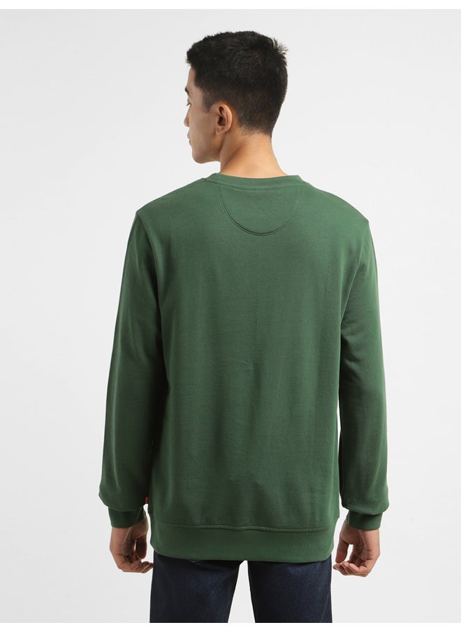 Levi's سويت شيرت رجالي باللون الأخضر بطبعة خطوط ورقبة دائرية  - Image 3