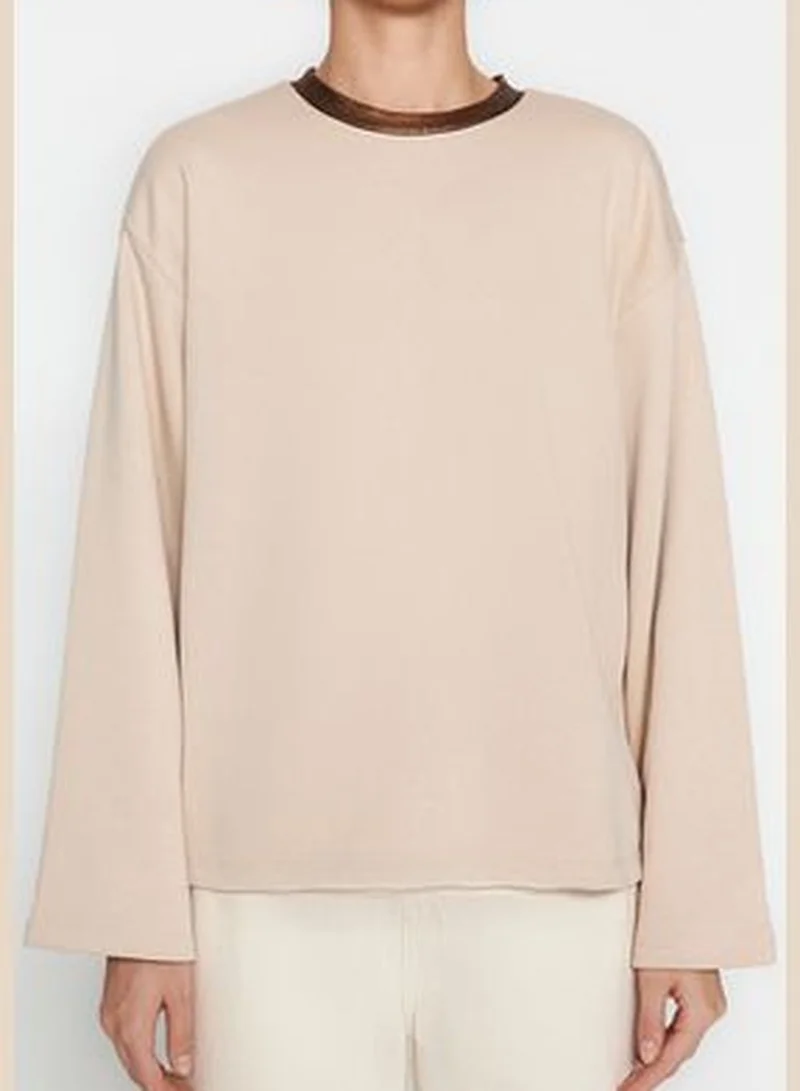 trendyol Beige Collar with Foil Print Thick Regular/Regular Pattern Knitted Sweatshirt TWOAW24SW00130.