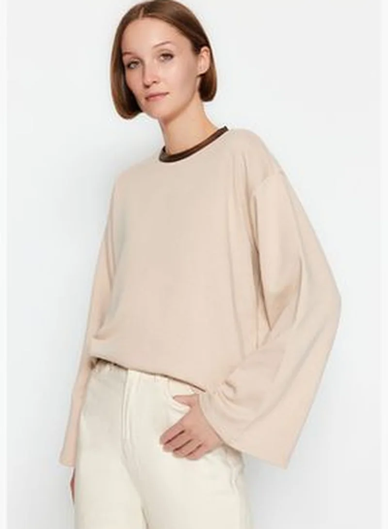 trendyol Beige Collar with Foil Print Thick Regular/Regular Pattern Knitted Sweatshirt TWOAW24SW00130.
