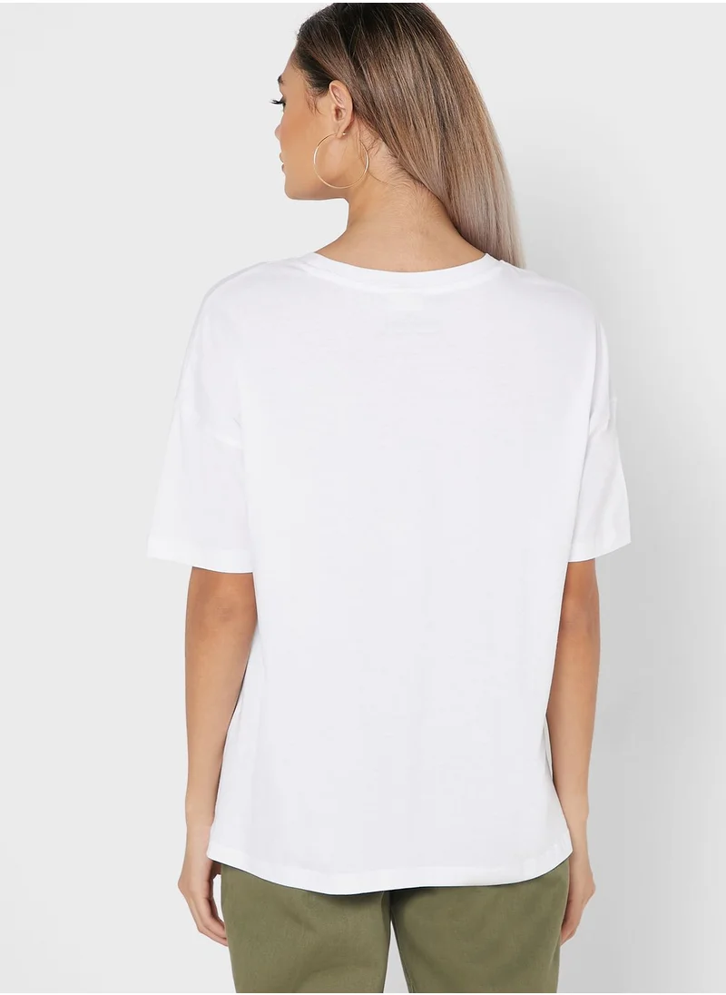NOISY MAY Crew Neck Graphic T-Shirt