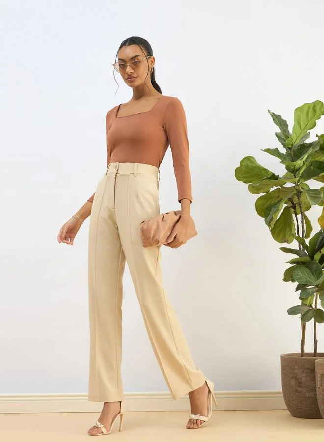 ساسافراس بلوزة قصيرة محبوكة بياقة مربعة بلون برتقالي من ساسافراس