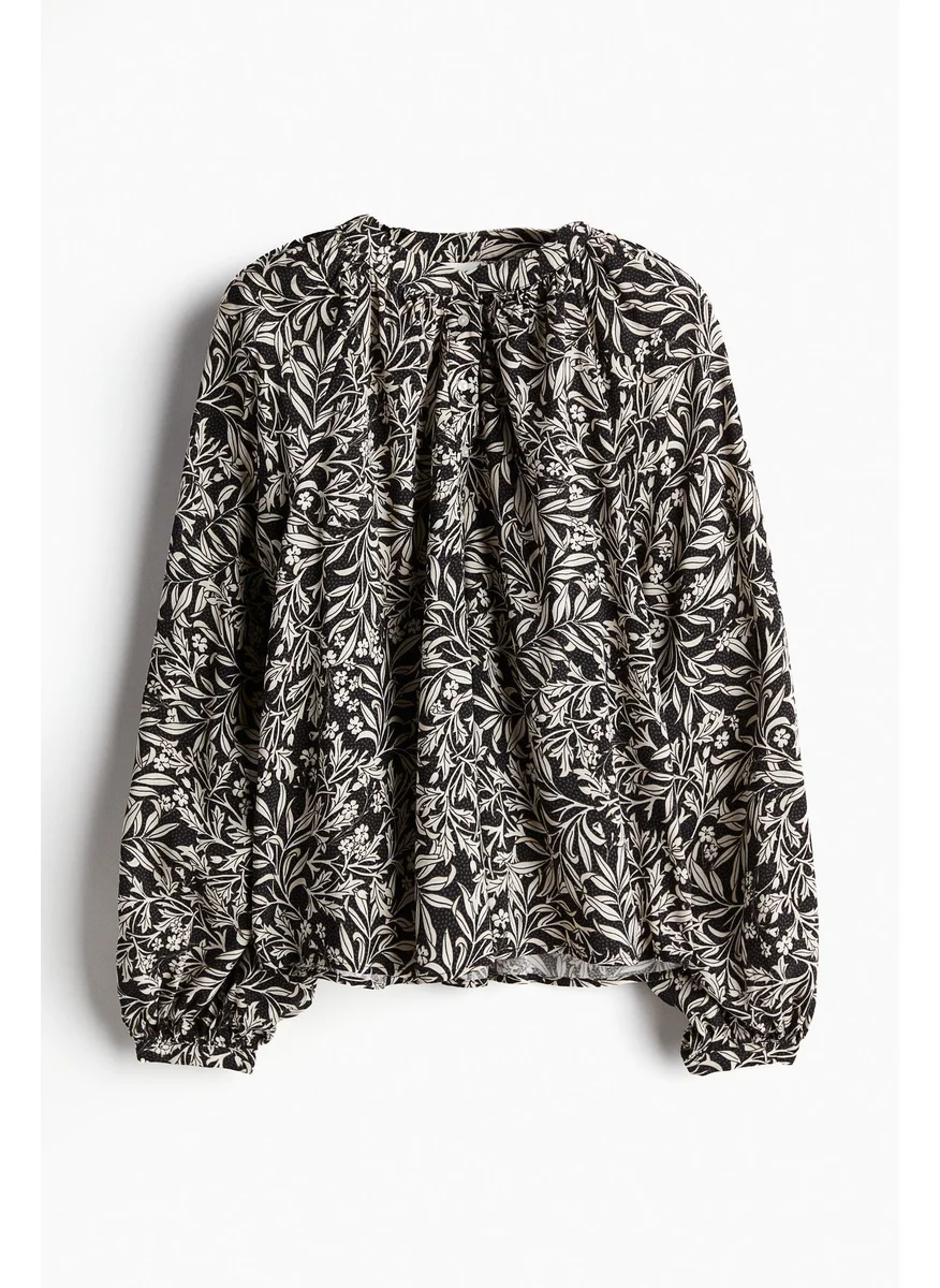 H&M Balloon-Sleeved Blouse