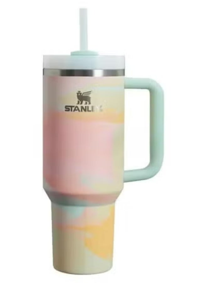 ستانلي 40 أوقية Stanley Quencher H20 Flowstate الفولاذ المقاوم للصدأ معزول فراغ الزجاج المسطح مع غطاء وقش لتحميل الماء أو الشاي المثلج أو القهوة أو العصائر وغيرها (الماكارون الأخضر) - Image 1