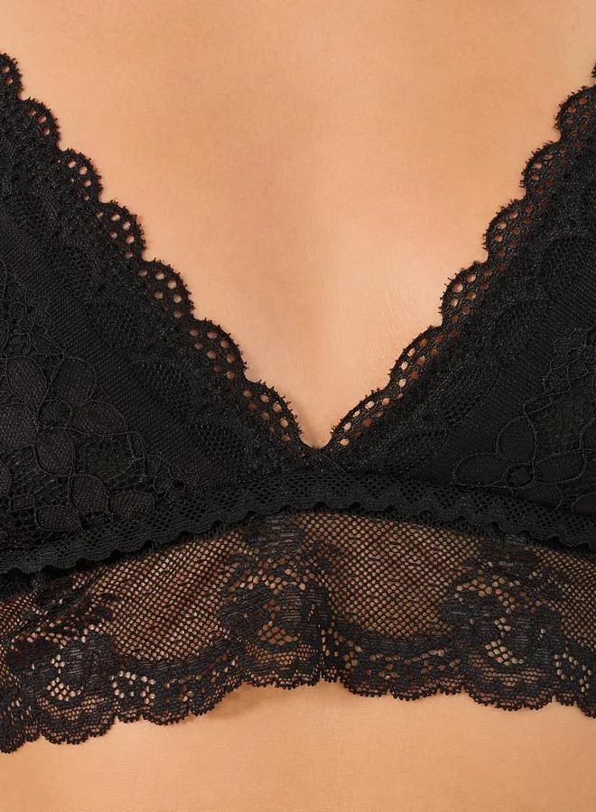 Styli Styli Lace Bralette and Thong Set