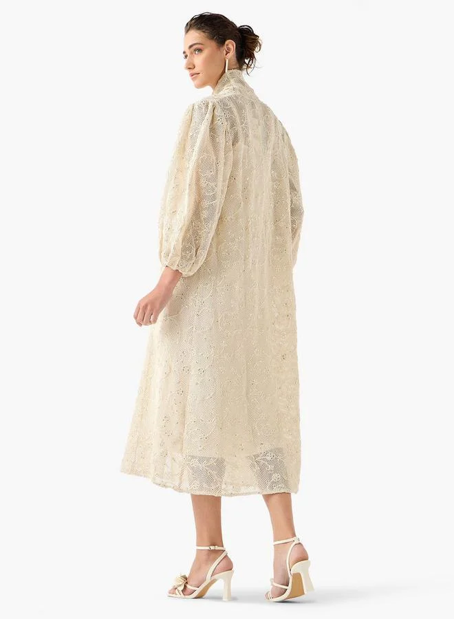 ايكونيك كيمونو دانتيل بفتحة أمامية وتفاصيل ترتر أيقونية