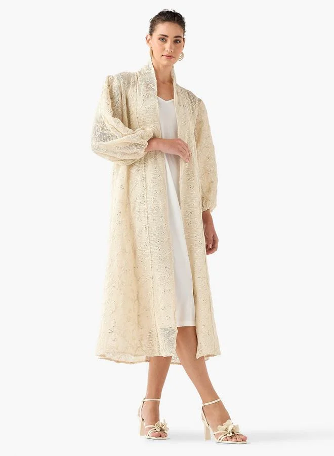 ايكونيك كيمونو دانتيل بفتحة أمامية وتفاصيل ترتر أيقونية